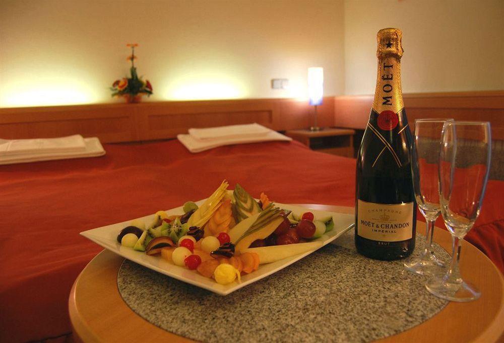 Hotel Maria Ostrava Luaran gambar