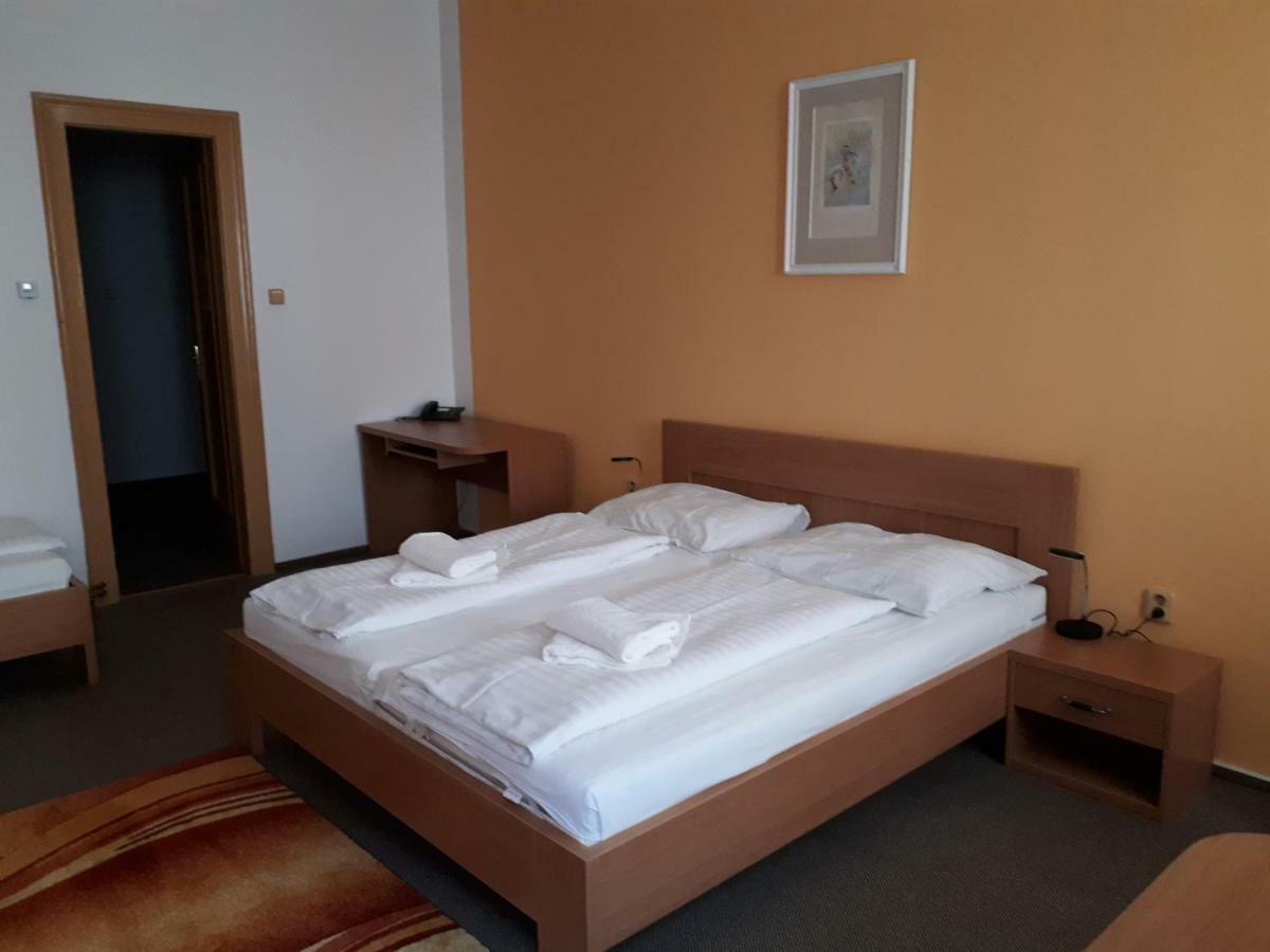 Hotel Maria Ostrava Luaran gambar